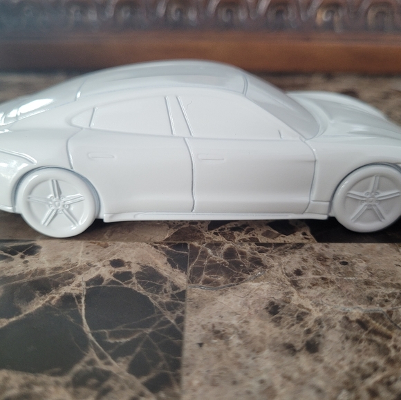 Limited Edition Porsche Die Cast Model Car - Picture 3 of 6